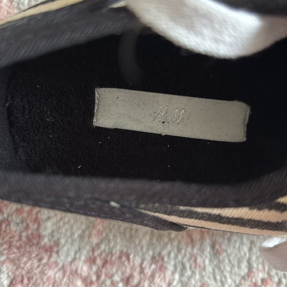 Zebra Print Sneaker 🦓 - Picture 2 of 8